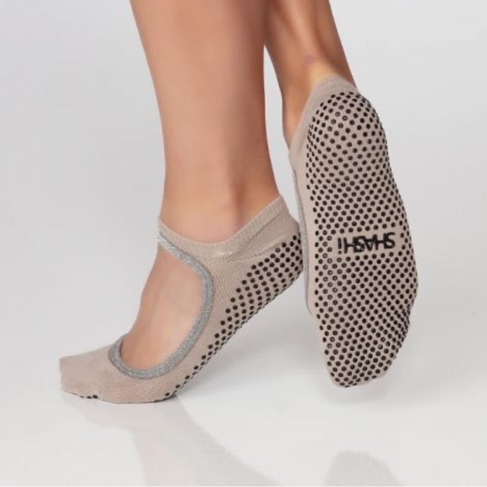 Shashi Mary Jane grip sock taupe/silver